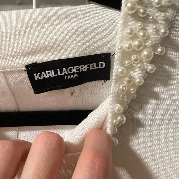 NWOT Karl Lagerfeld White Short Sleeve Top with Pearl Neckline, Sz S - Picture 4 of 7